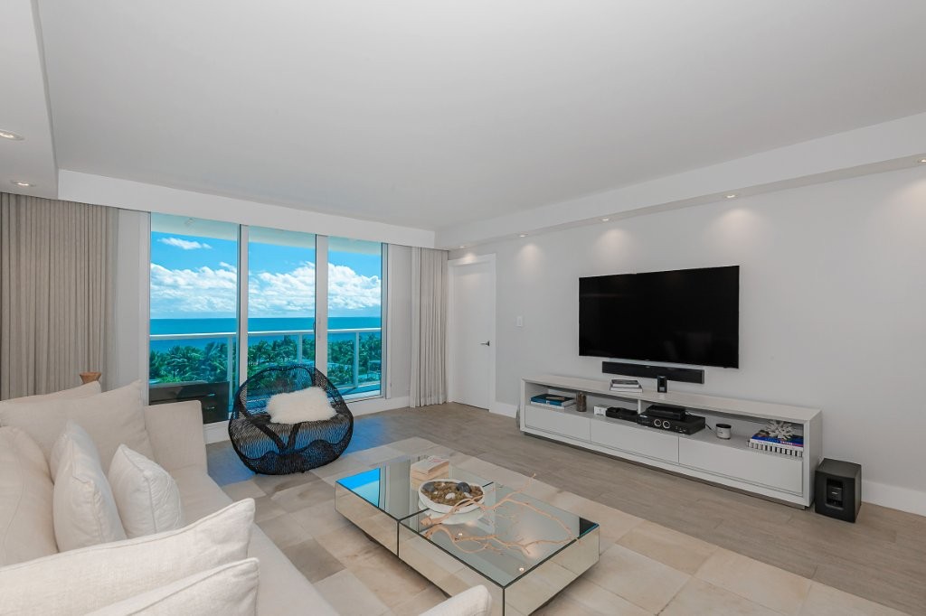 Roney Palace #738