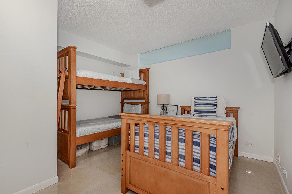 Roney Palace #803