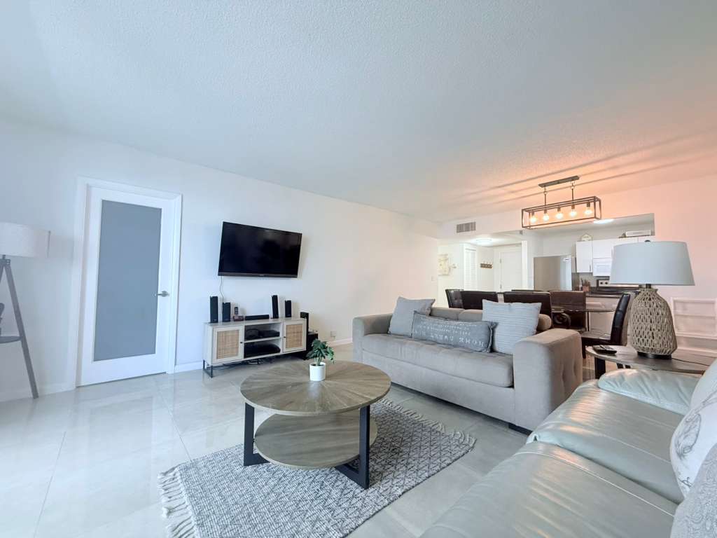 Roney Palace #803
