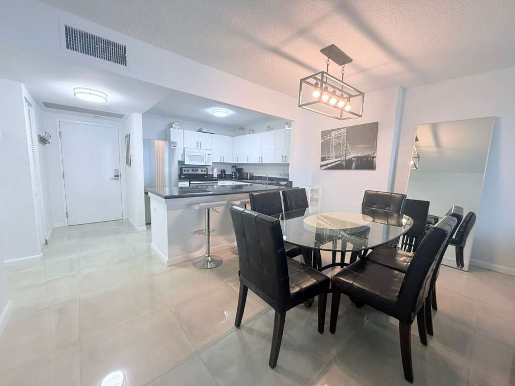 Roney Palace #803