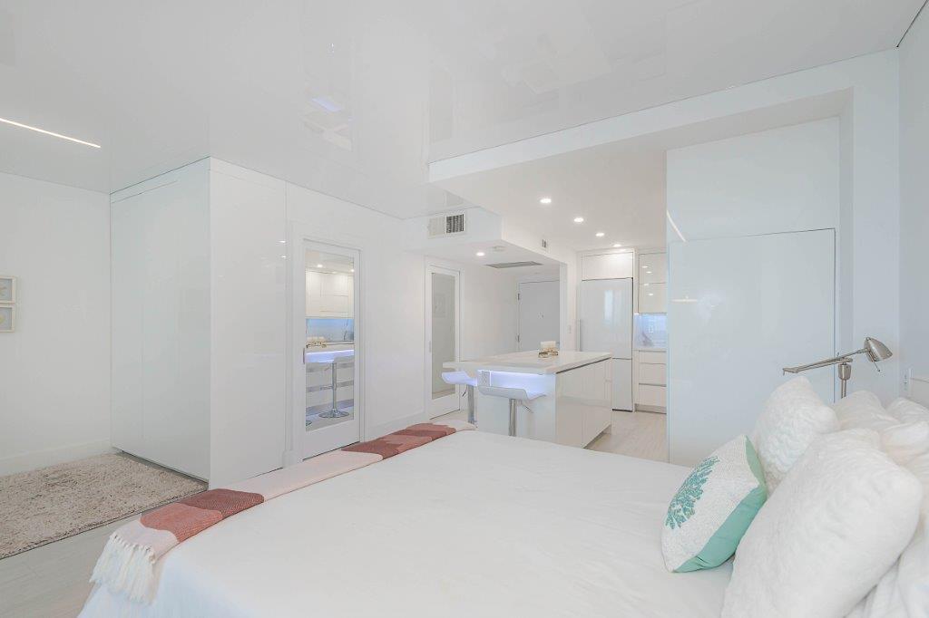 Roney Palace #811
