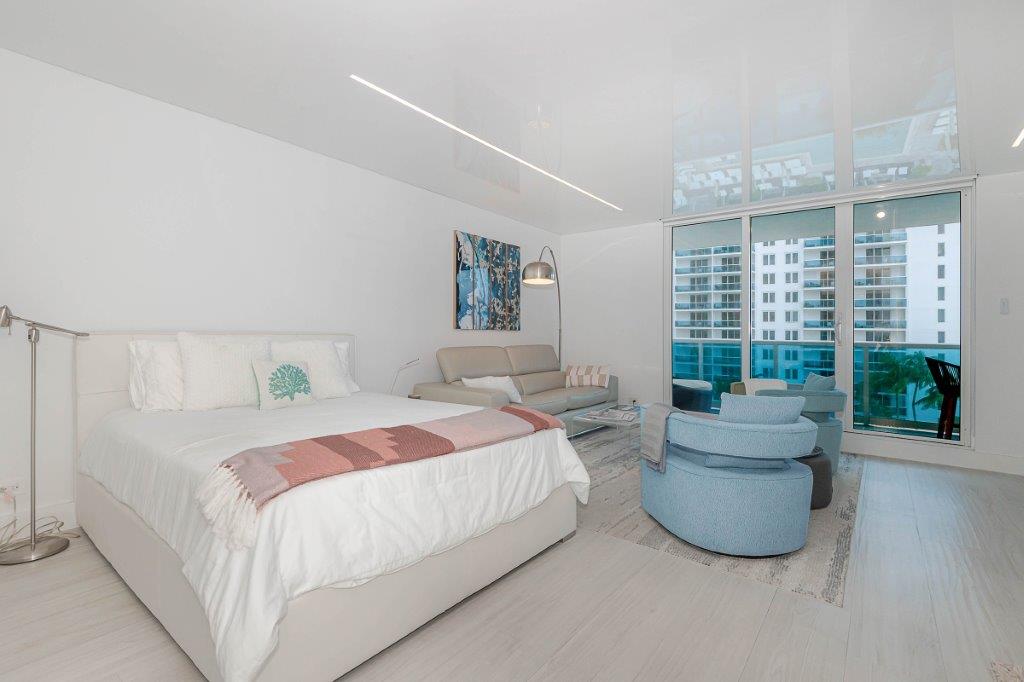 Roney Palace #811