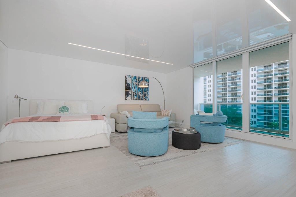 Roney Palace #811