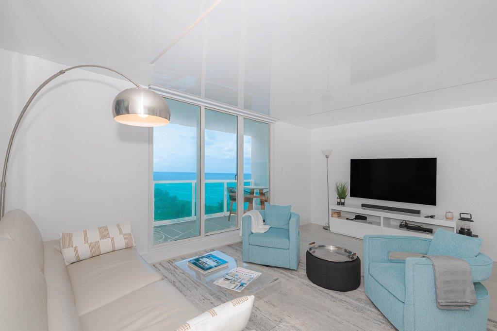 Roney Palace #811