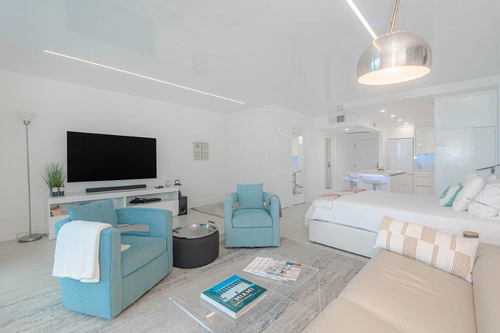 Roney Palace #811