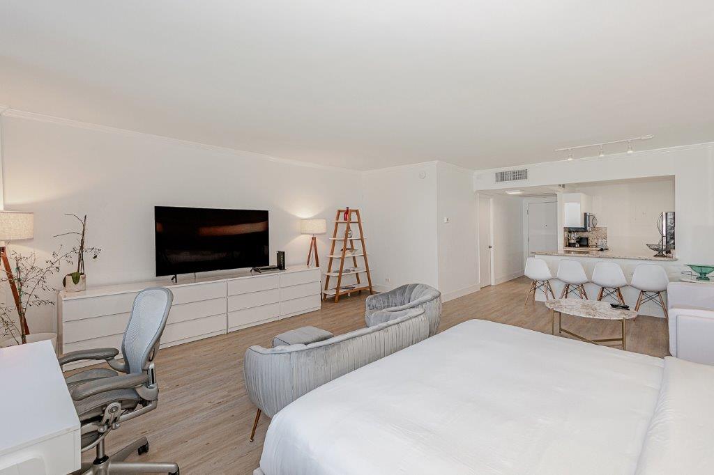 Roney Palace #842