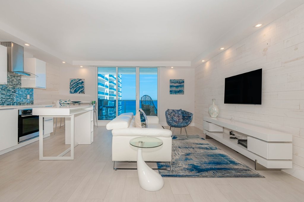 Roney Palace #941