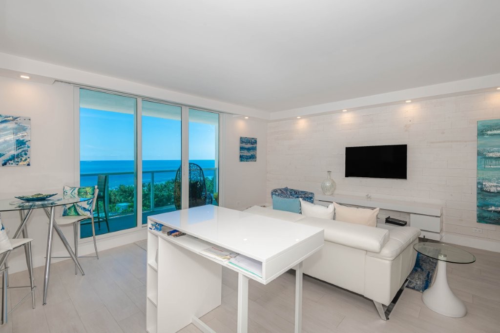 Roney Palace #941