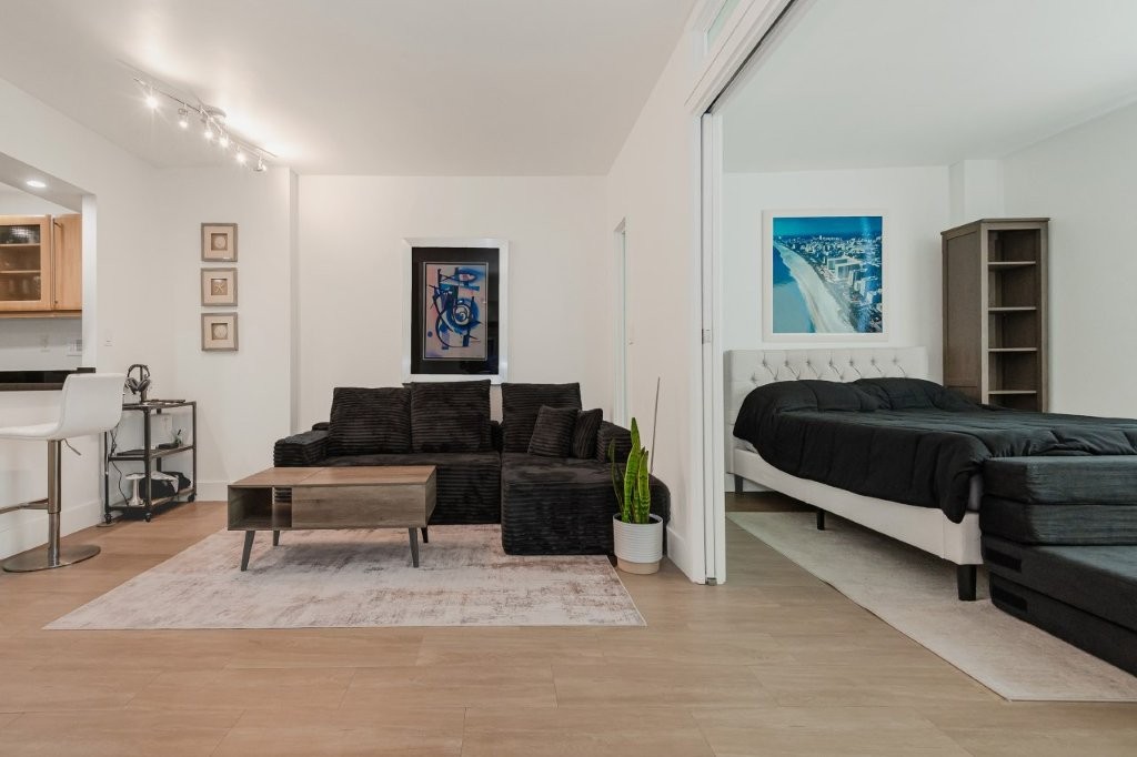 #1242 - Roney Palace — photo 17