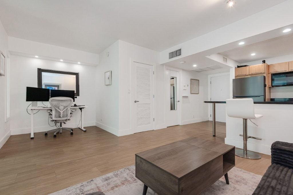 #1242 - Roney Palace — photo 15