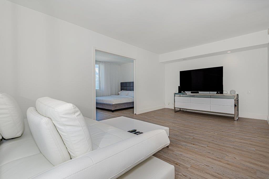 Roney Palace #1528