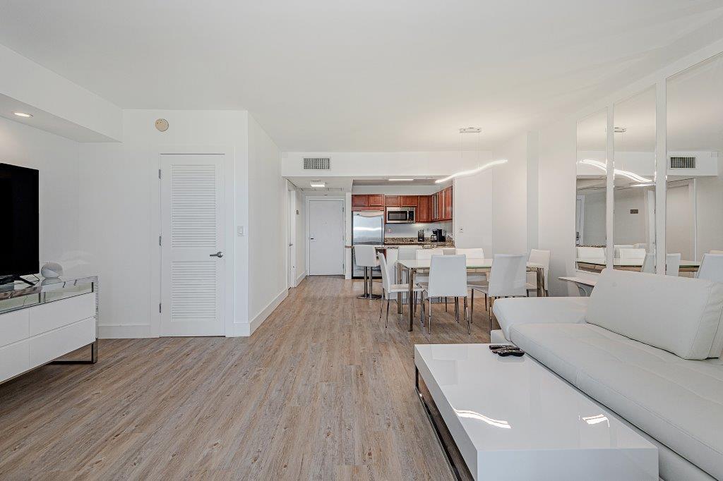 Roney Palace #1528