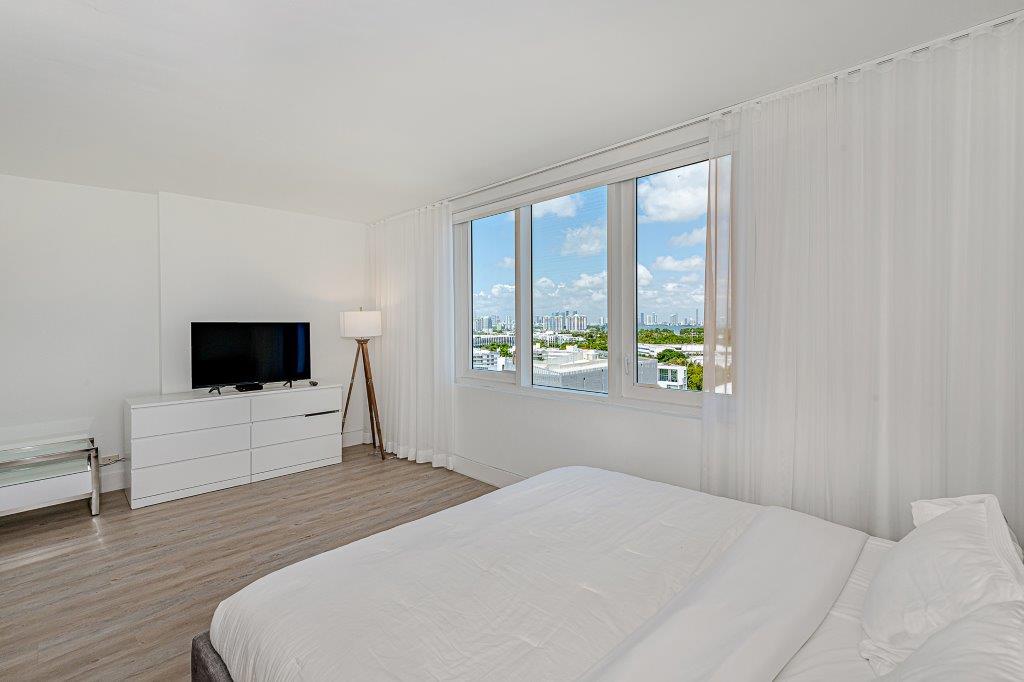 Roney Palace #1528
