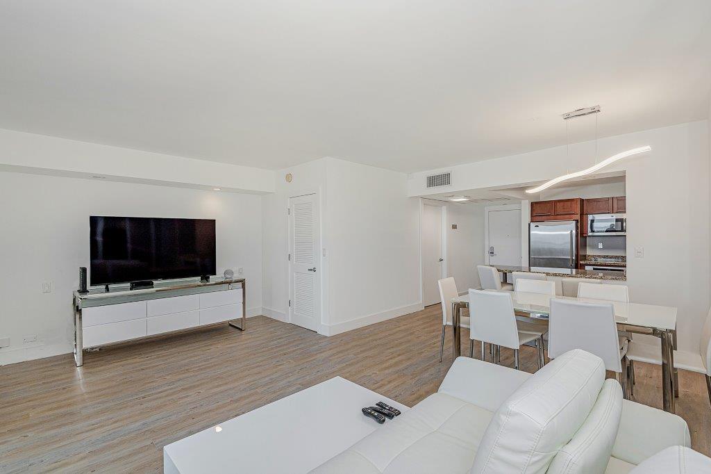 Roney Palace #1528