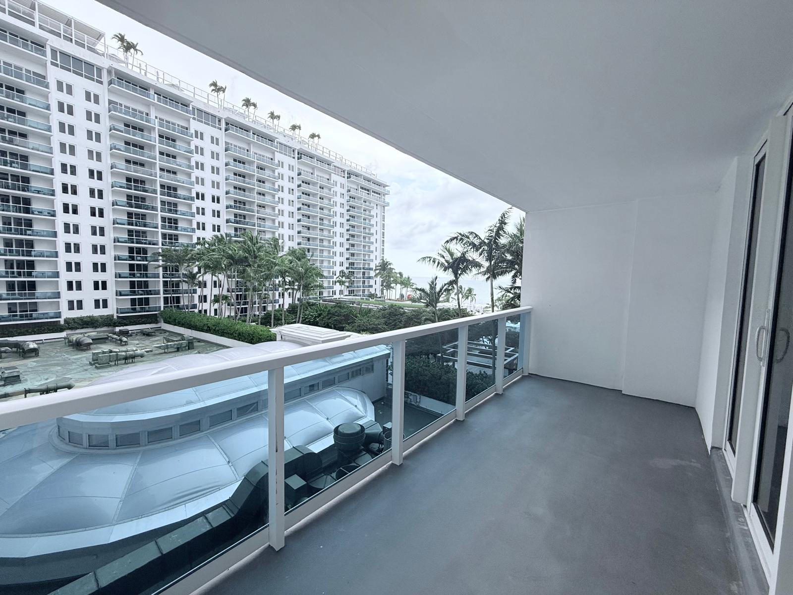 #621 - Roney Palace — photo 19