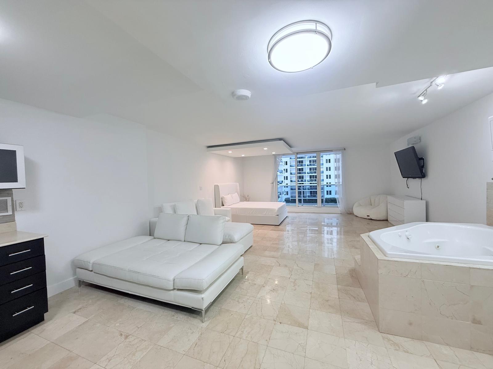 #621 - Roney Palace — photo 15