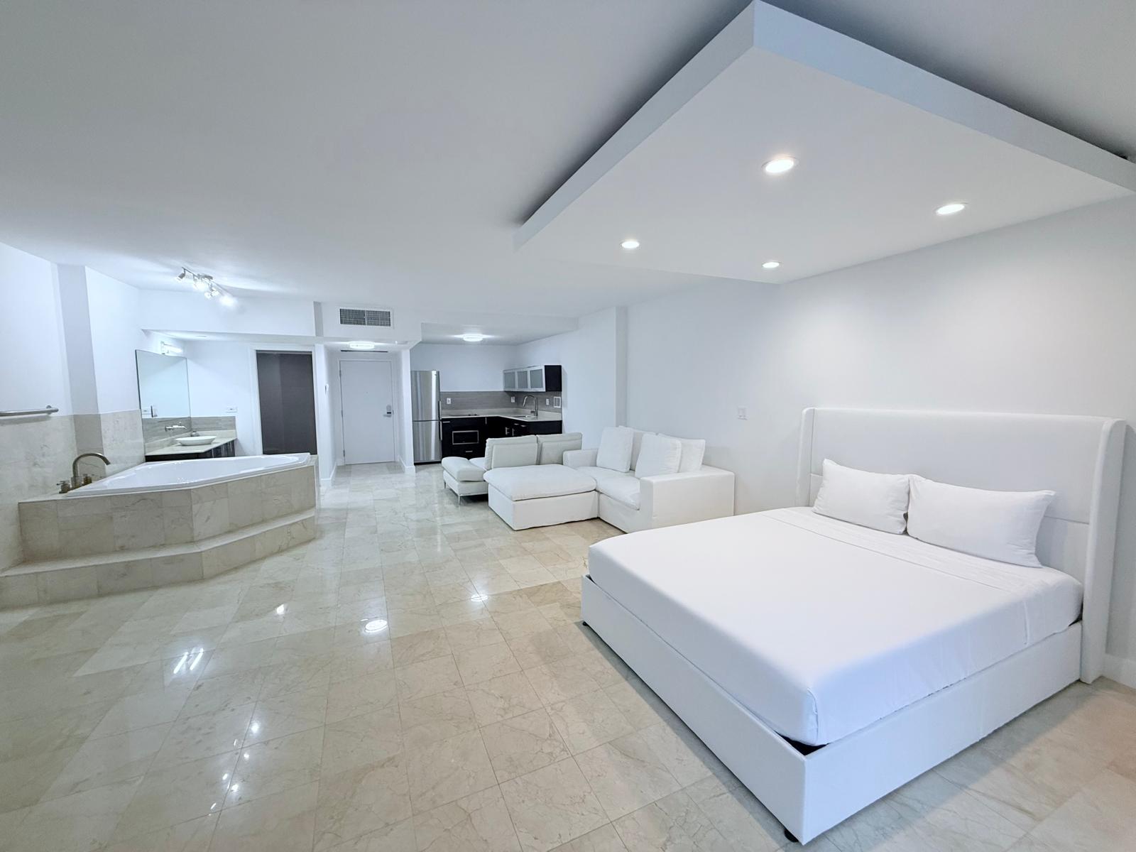 #621 - Roney Palace — photo 13