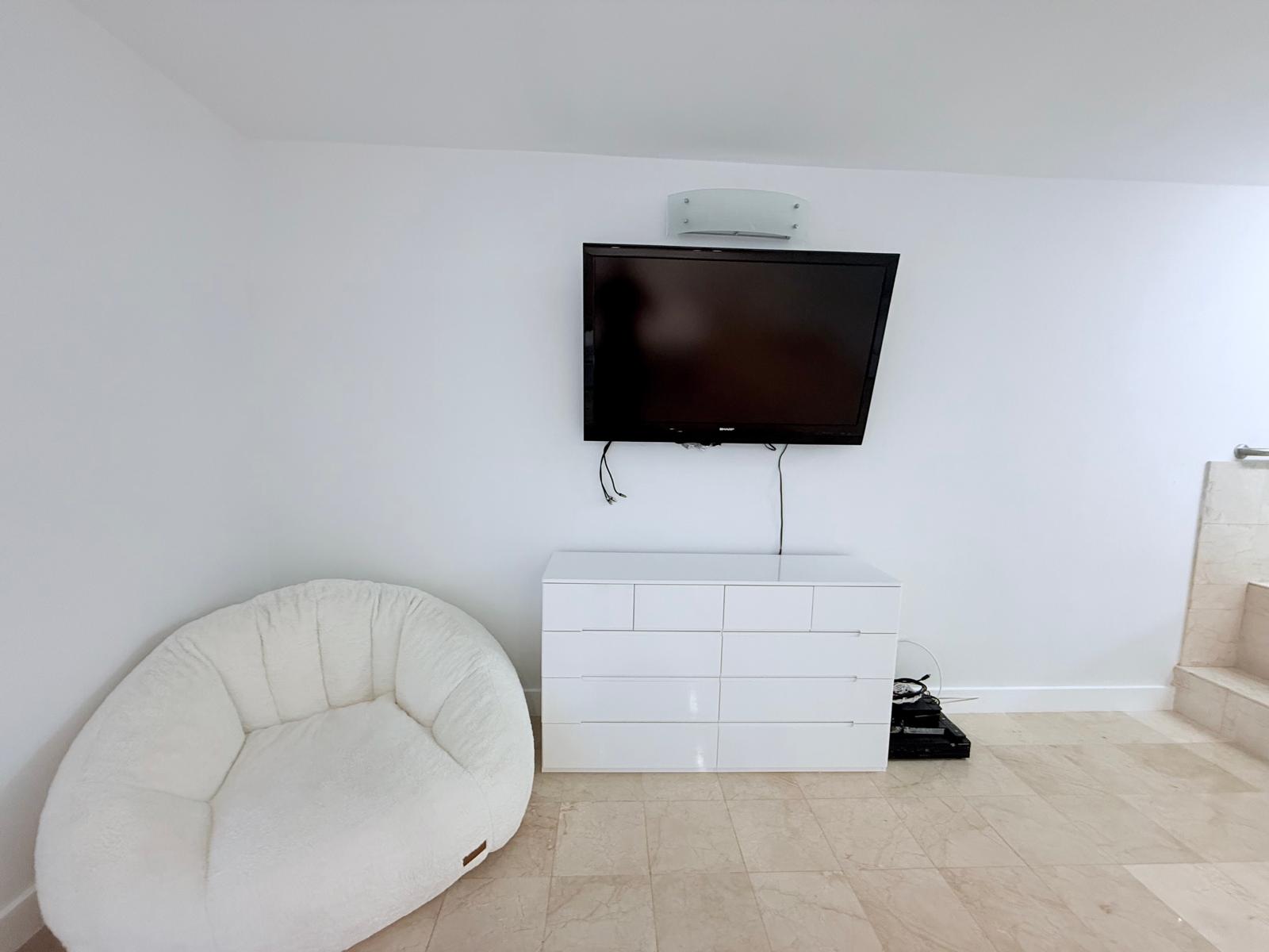 #621 - Roney Palace — photo 17